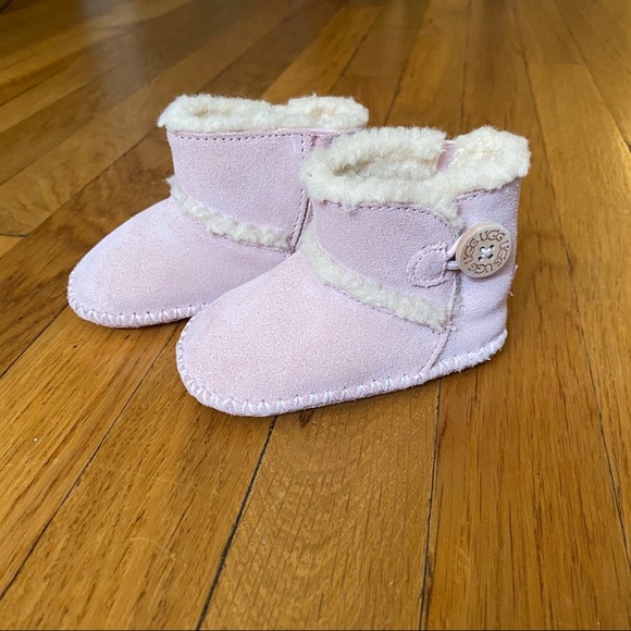 Baby Ugg Mittens and Booties - Picture 5 of 8